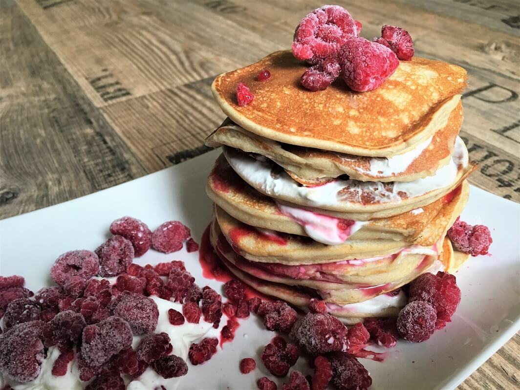 Pfannkuchen mit Beeren