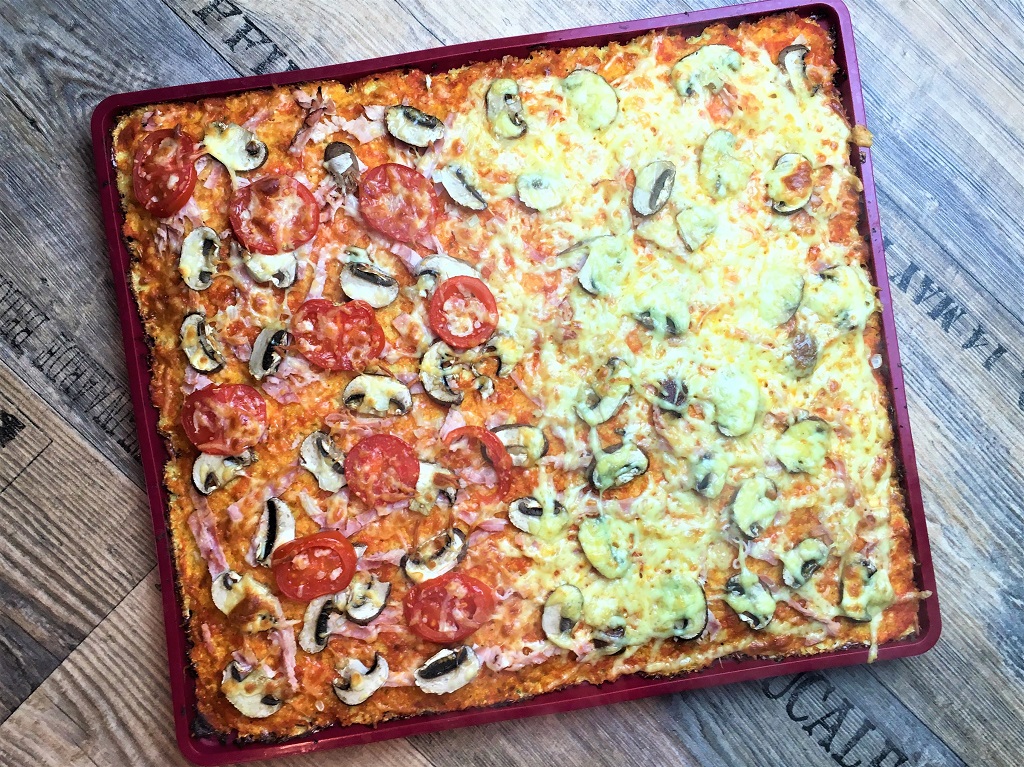 Lowcarb Blechpizza mit Blumenkohl