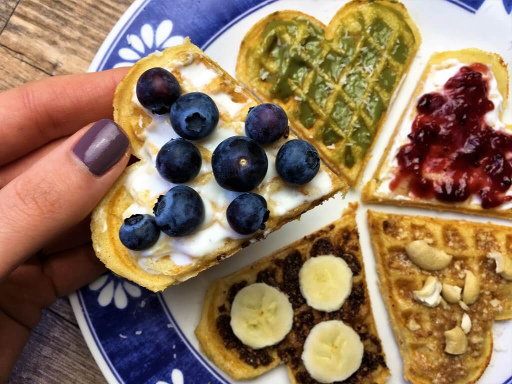 Waffeln mit verschiedenen Toppings