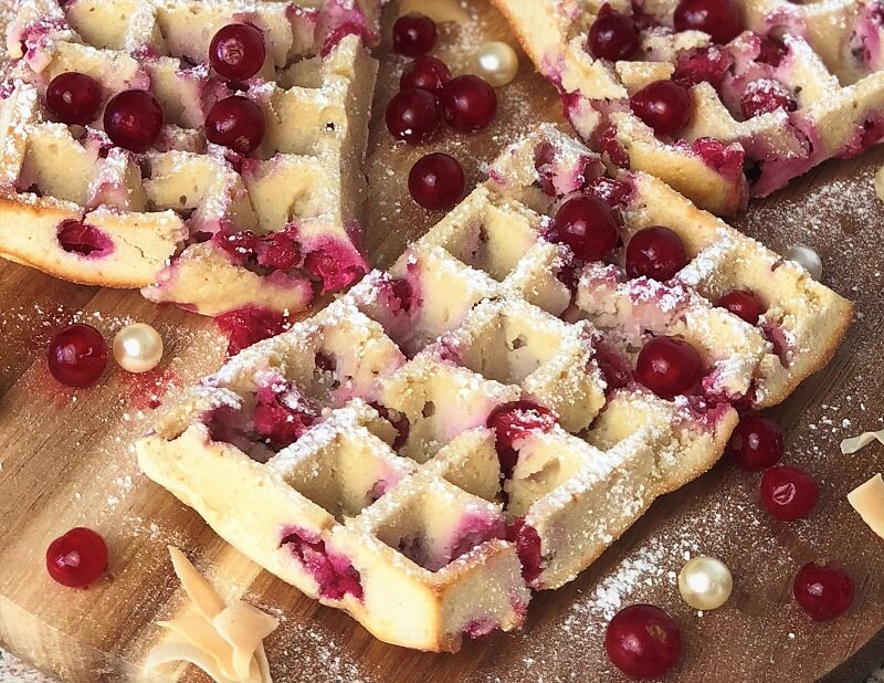 Belgische Waffeln mit frischen Beeren